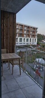 Byt v novostavbe v centre na prenájom