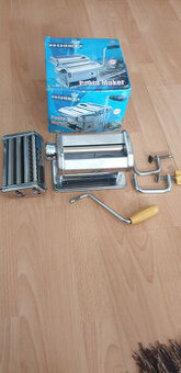 Strojcek na cestoviny