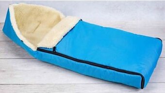 Fusak ovčie rúno s otvormi na bezpečnostné pásy