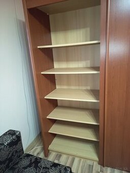 Predám šatníkovú skriňu