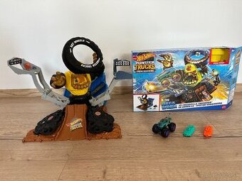 hot wheels monster trucks arena smashers mega wrex