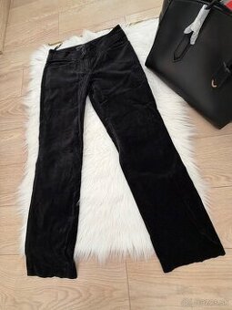 Dámske čierne zamatové nohavice, MNG, 36
