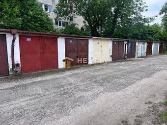 Garáž v Senici s montážnou jamou na Továrenskej ulici, voľná