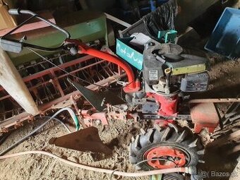 Malotraktor Vari