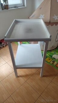 Prebalovaci pult