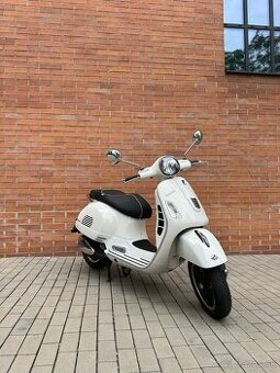Vespa GTS 300, RV 2016, len 2060 km, výbava
