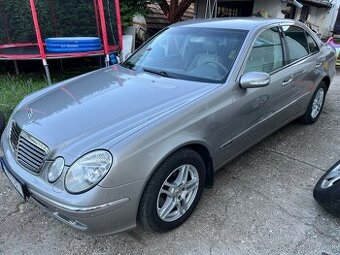 Predám Mercedes Benz E320 4MATIC