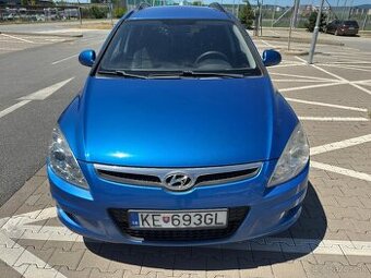 Hyundai i30 CW 1.6 CRDi – 2008 – 2 300 €