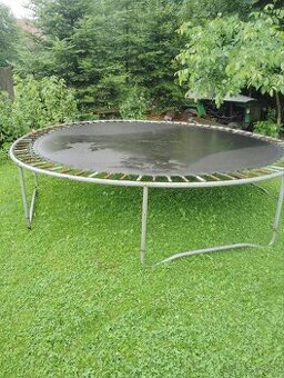 Trampolina