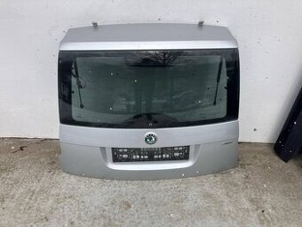 ŠKODA ROOMSTER 06- ZADNÉ KUFROVÉ DVERE - 1