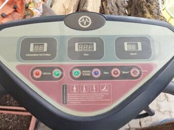 Vibračný posilňovací stroj MASTER - G4