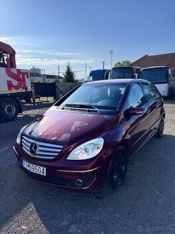 Mercedes Benz B180