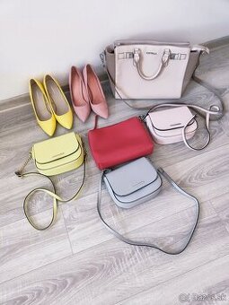 kabelky, lodičky, slnečné okuliare, ružová šatka