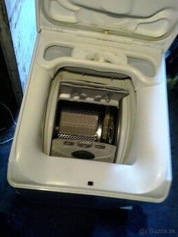 Predám funkčnú práčku plnenú z vrchu AEG Lavamat.