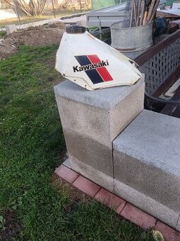 Nádrž kawasaki klr 600