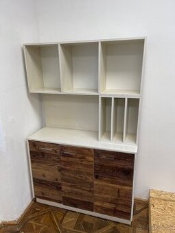 Skrinka z kartáčovaného dreva II.