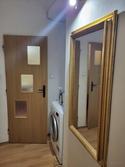 Výborný byt aj s výťahom na námestí vo Valaskej za dobrú cen - 1