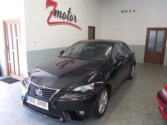 Lexus IS 300h klima, kamera, DPH,