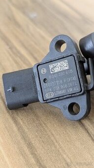 SNÍMAČ TLAKU 0261230605 VW Audi Seat TFSI