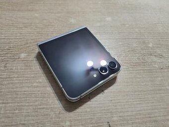 Samsung flip 5 256gb plnefunkcny ma len velmi jemne znamky p