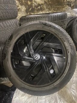 Predam disky + puklice id.4 id.5