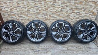 Predám Skoda Altair 5x112 r19 225/40/letné Pirelli