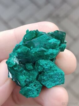 Vzácny minerál dioptas