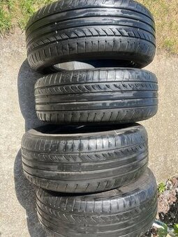 Predám 235/55 Z R17 pneu