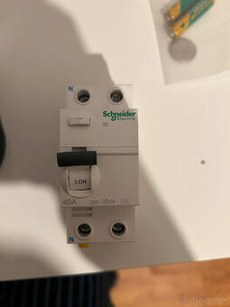 Prúdový chánič Schneider electric 1 x 40A 30ma
