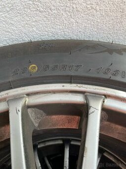 BMW Predám 235/55 R17.