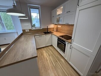 BYT 3+KK, 89m², Žilina-ul.J.Milca,Balkón,Parkovanie vo dvore