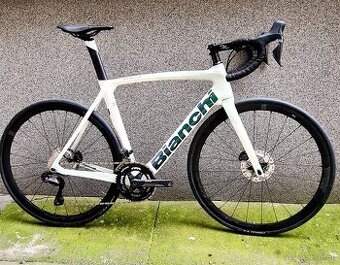 Bianchi Oltre XR3 Disc Ultegra Di2 12sp nový bike