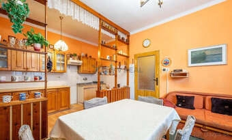 Rodinný dom na veľkom pozemku vo Dvoroch nad Žitavou
