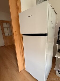 Hisense chladnička s mrazničkou
