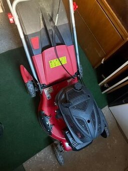 Benzínová kosačka s pohonom