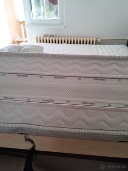 Predám peknú študentskú posteľ robenu aj s madracom