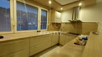 Neštandartný 4-izbový byt v Partizánskom na predaj