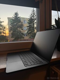 Macbook Pro M4 512/16GB Nanostructured / Perfektní / Nové př