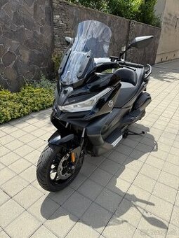 Predám skúter Voge 350 SR4 max