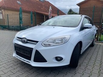 Predám Ford Focus combi 1.0 benzin rok 2013 .