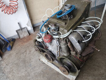 Tatra 805:kompletný,plne funkčný výborný motor.