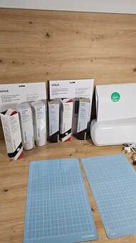 Cricut Joy Xtra – nový + materiály