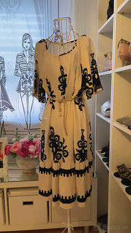 čierno béžové šaty