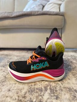 Predam Hoka Skyward 42,5