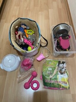 Hračky, taška a doplnky pre malého psíka