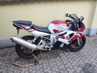 Yamaha R6 rv 2002 nájazd 41000km super stav