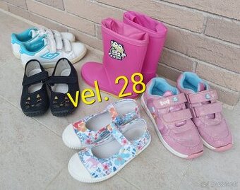 Balík obuvi vel.28