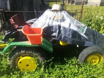 Malo traktor