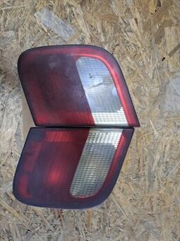 zadne lave a prave svetlo bmw model 320d - 1