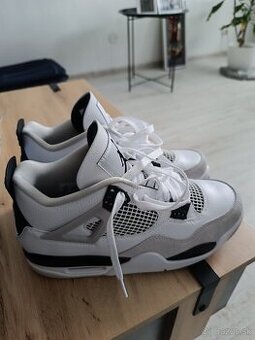 Jordan 4 miliardy black retro - 1